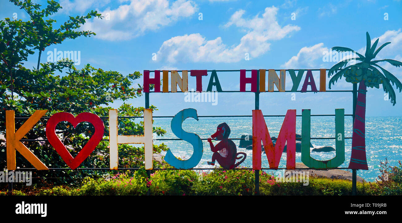 Bunte Schrift "Ko Samui" Hin Ta und Hin Yai Felsen, beliebter Aussichtspunkt an Lamai Beach, Koh Samui, Golf von Thailand, Thailand Stockfoto