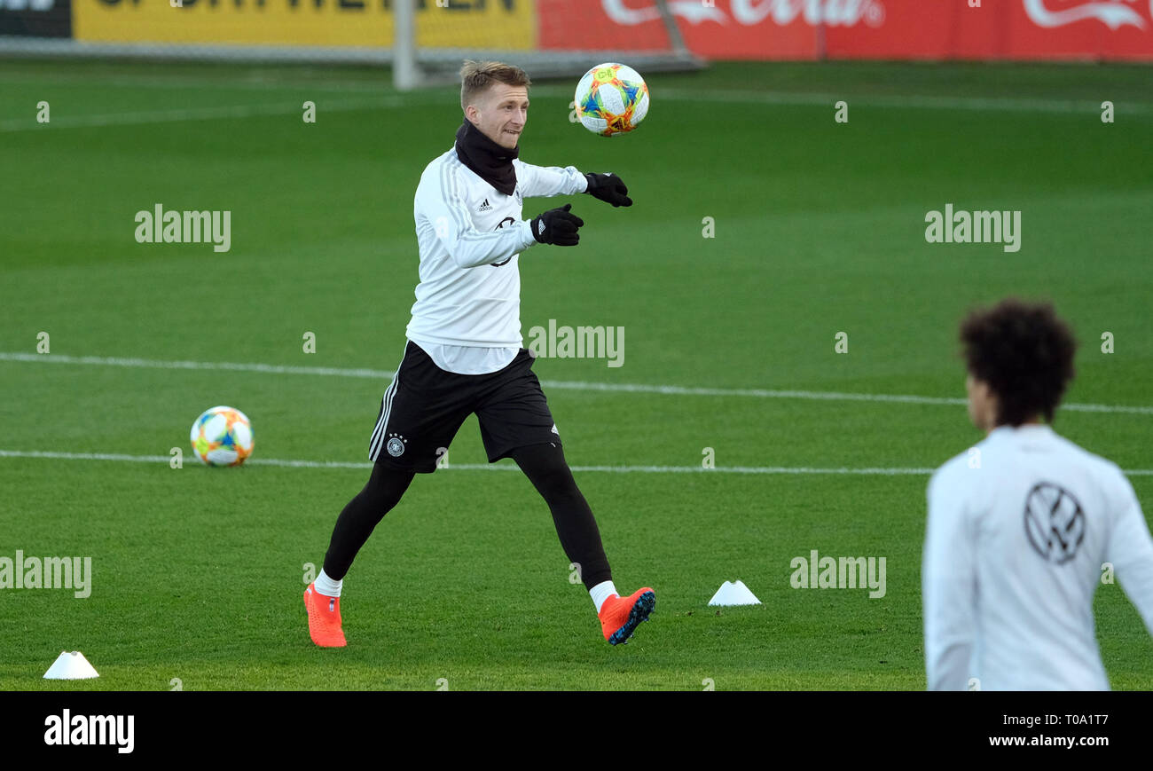 Wolfsburg, Deutschland. 18 Mär, 2019. Fußball: Nationalmannschaft, vor dem Länderspiel Deutschland - Serbien, Ausbildung: Der deutsche Nationalspieler Marco Reus Trainer in der Arena. Credit: Peter Steffen/dpa/Alamy leben Nachrichten Stockfoto