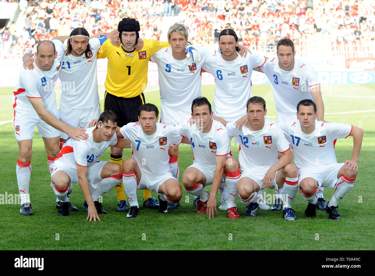 Prag, Tschechische Republik. 30 Mai, 2008. Freundliche Tschechische Republik match vs Schottland, 3:1, 30. Mai 2008, Prag, CZ. Team Foto von der Tschechischen Republik in der AXA Arena, in Prag, am 30. Mai 2008. Nach Unten von links: Rudolf Skacel, Libor Sionko, Tomas Galasek, Zdenek Pospech, Marek Matejovsky. Oben von links: Jan Koller, Tomas Ujfalusi, Petr Cech, Radoslav Kovac, Marek Jankulovski, Jan Polak./PSPA/Credit: Slavek Slavek Ruta Ruta/ZUMA Draht/Alamy leben Nachrichten Stockfoto
