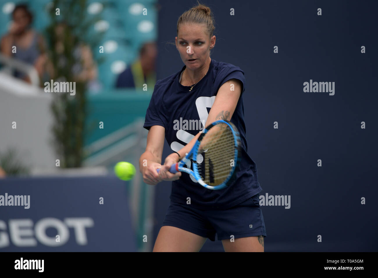 Miami Gardens, Florida, USA. 18. Mär 2019. Karolina Pliskova auf der Praxis Gericht vor Beginn der Miami Open Tennisturnier im Hard Rock Stadium am 18. März 2019 in Miami, Florida. Personen: Karolina Pliskova Credit: Stürme Media Group/Alamy leben Nachrichten Stockfoto