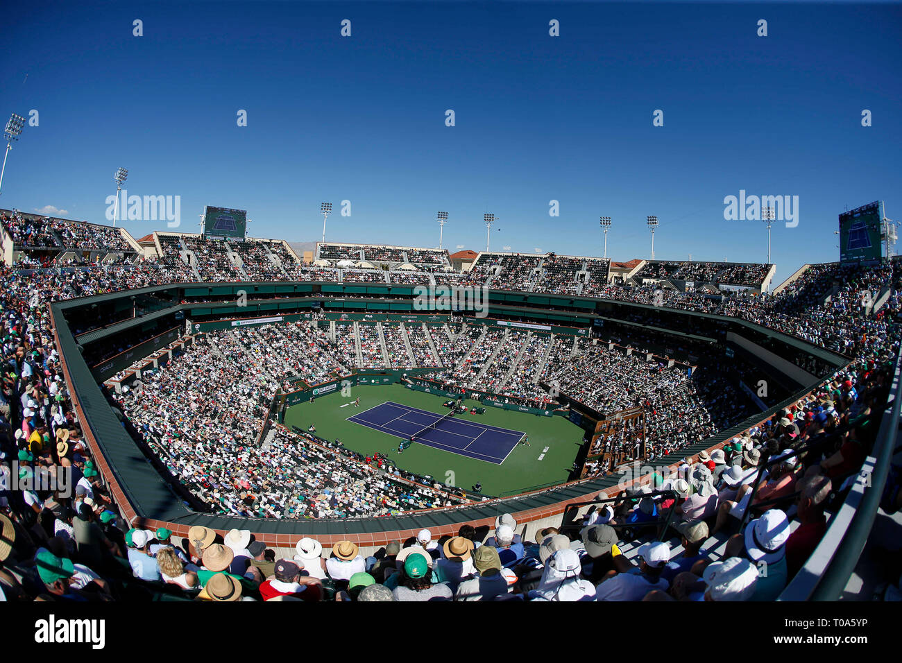 März 17, 2019 Allgemeine Ansicht des Stadions 1 Während der Damen Finale zwischen Angelique Kerber (GER) und Bianca Andreescu (CAN) an der 2019 BNP Paribas Open in Indian Wells Tennis Garden in Indian Wells, Kalifornien. Charles Baus/CSM Stockfoto