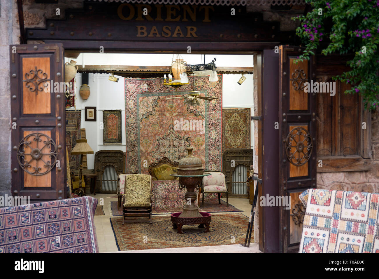 Asien, Türkei, Antalya, Teppichhändler in der Altstadt Stockfoto