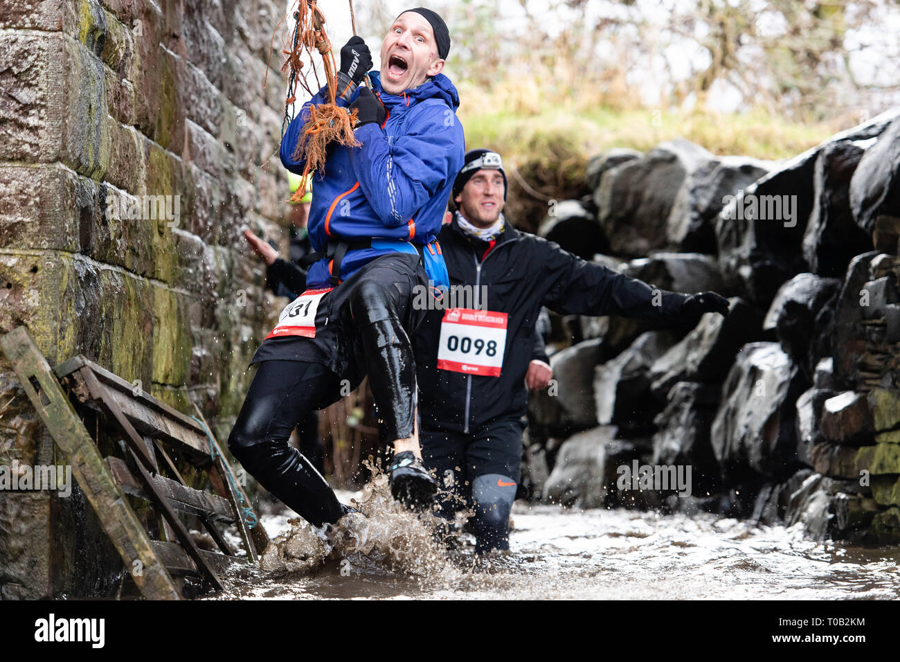 Die mächtigen Deerstalker 2019, Innerleithen, Scottish Borders Teilnehmer nehmen Park im Doppel Stalker Ereignis Stockfoto