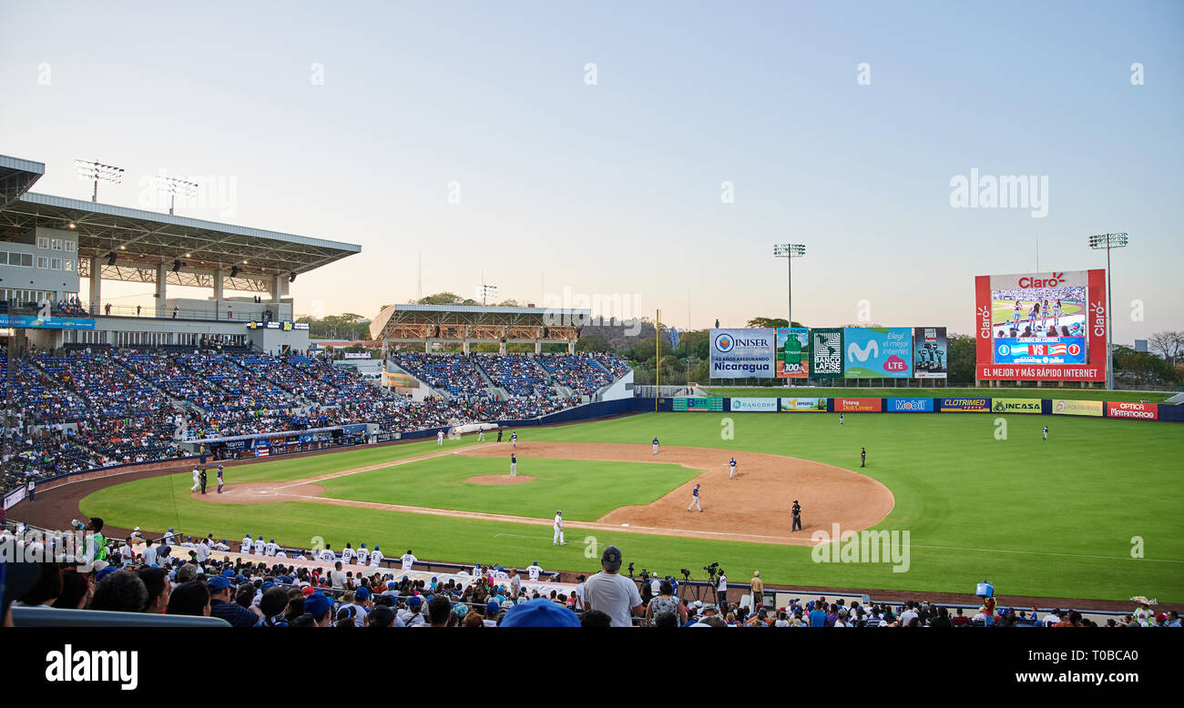 Managua, Nicaragua - März 18, 2019: Baseball Spiel zwischen Nicaragua und Puerto Rico in der amerikanischen Liga Stockfoto