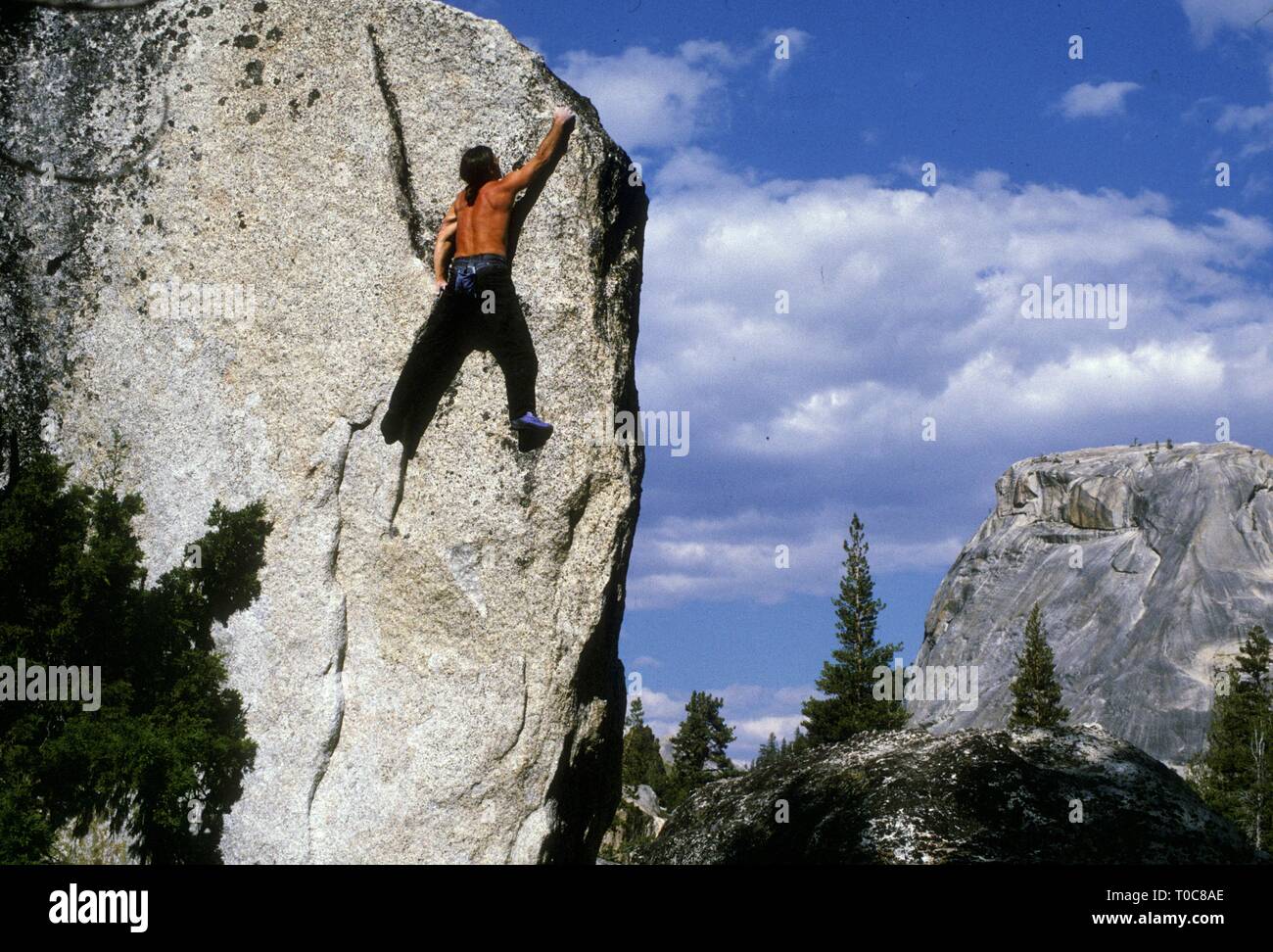 Ron Kauk in der Knöpfe, tuolomne Meadows Stockfoto