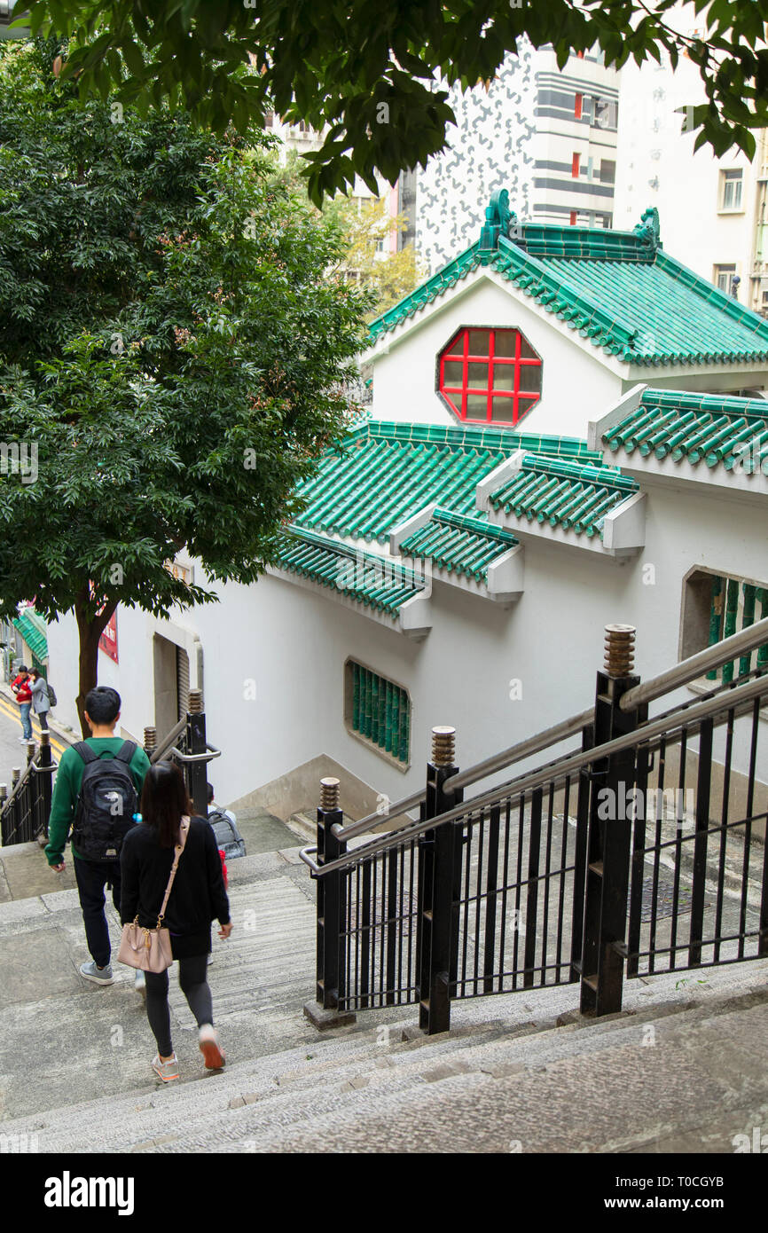 Menschen zu Fuß nach unten Ladder Street, Sheung Wan, Hong Kong Island, Hong Kong Stockfoto