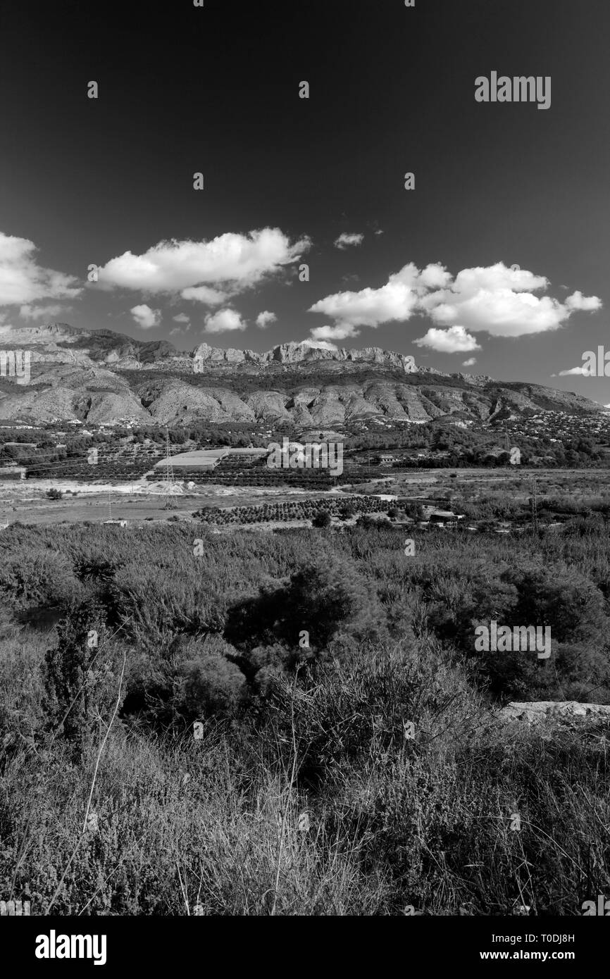 Die Serra Bernia Gebirge und die algar River Valley, Altea, Costa Blanca, Valencia, Spanien, Europa. Stockfoto