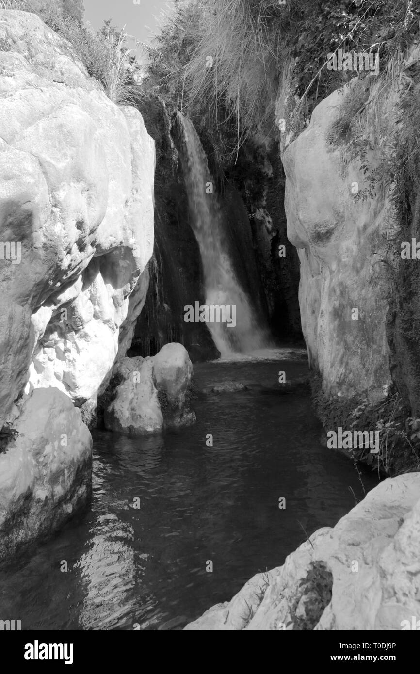 Blick über die Fonts d'Algar Wasserfälle, (Wasserfälle von Algar) in der Nähe von Callosa d'En Sarrià, Costa Blanca, Spanien Stockfoto