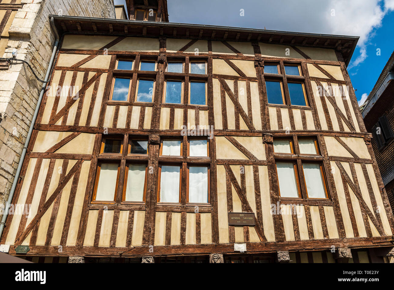 Troyes (Great-East, Grand Est, nord-östlichen Frankreich): Traditionelle champenois Stil Fachwerkhaus in der Altstadt, die 'rue Saussier Allgemein' Straße Stockfoto