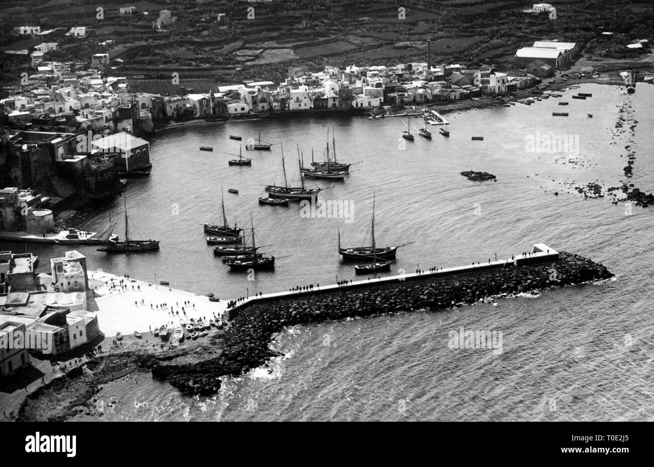 Europa, Italien, Sizilien, Pantelleria, Luftaufnahme der Port, 1920-30 Stockfoto