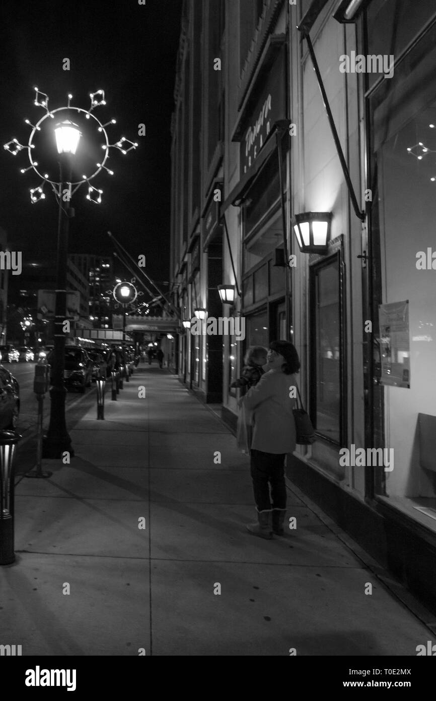 Warme winter Abend mit einem schönen Sonnenuntergang. Stockfoto