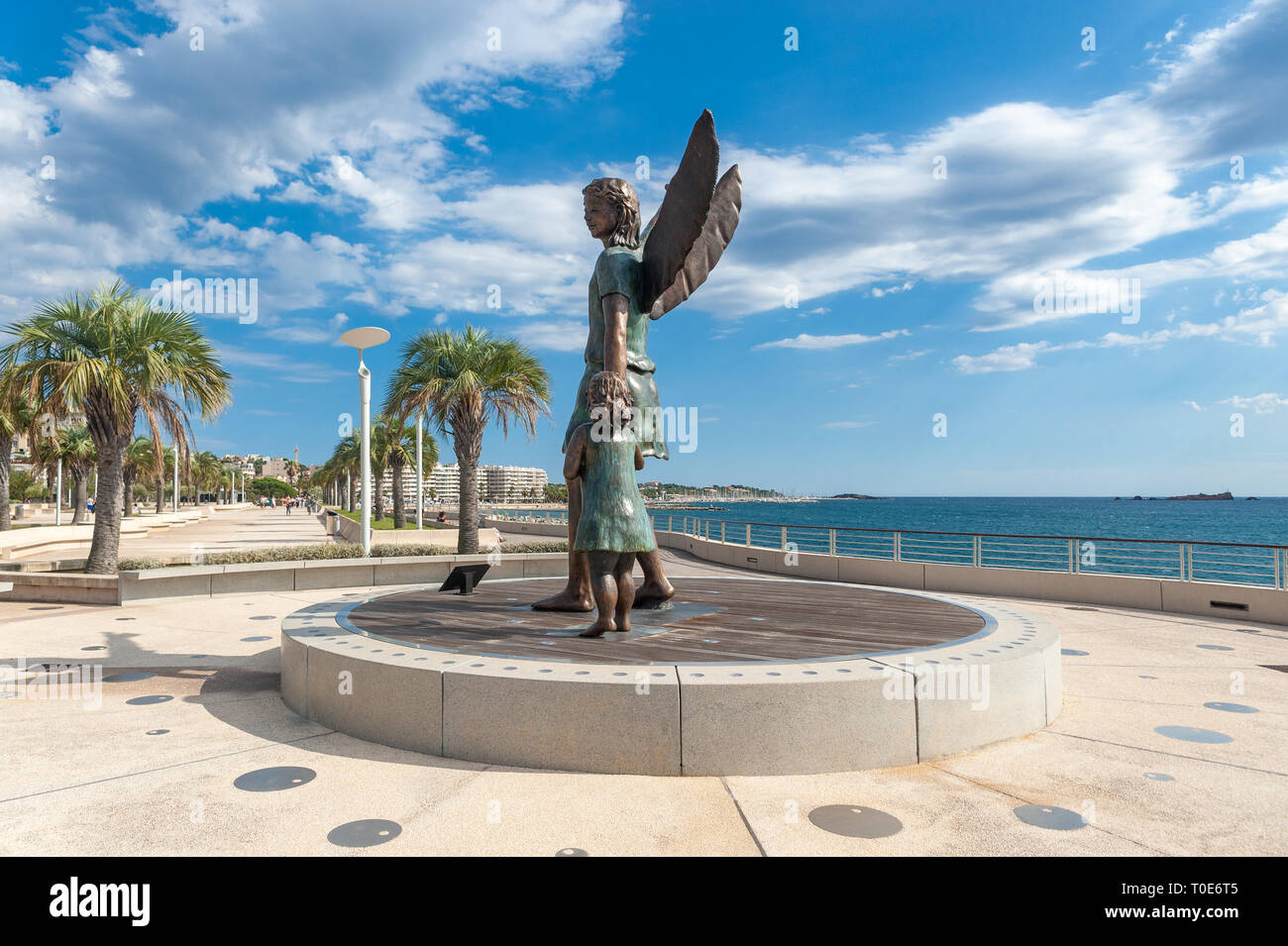 Statue des Erzengels Raphael im Park Jardin Bonaparte, Saint-Raphael, Var, Provence-Alpes-Cote d'Azur, Frankreich, Europa Stockfoto