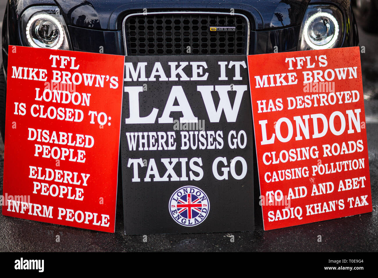 London Taxi Streit - Taxifahrer protestieren gegen Änderungen schließen bestimmter Straßen nach London Taxis, vorgeschlagenen Änderungen von Transport for London TFL Stockfoto