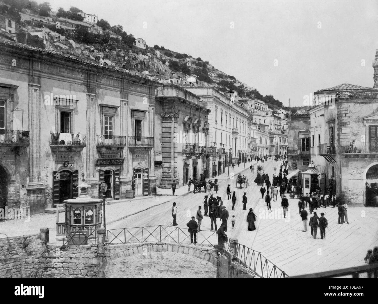 Europa, Italien, Sizilien, Modica, Ansicht von Corso Umberto I, 1890 1900 Stockfoto