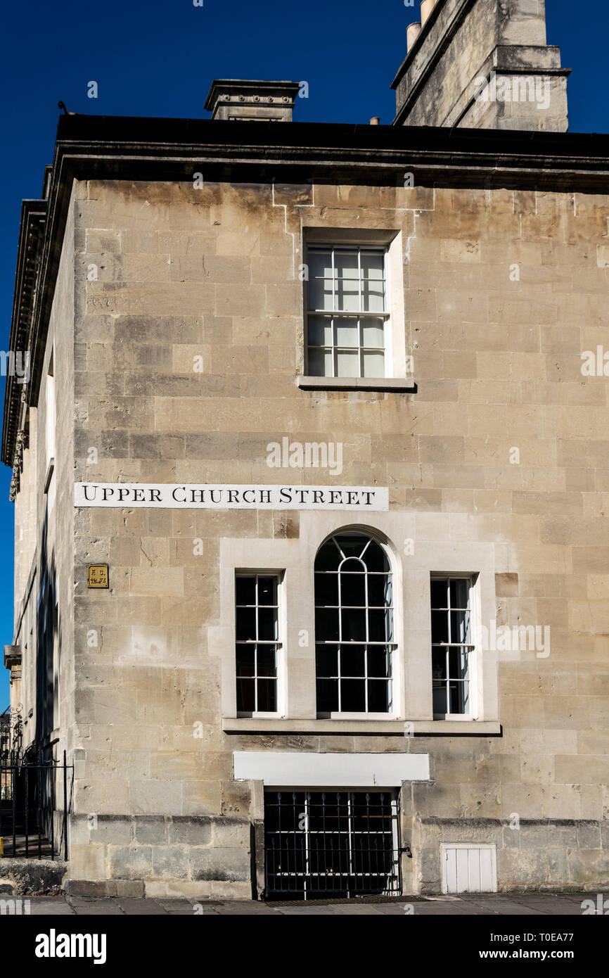 Hotel an der Ecke der Royal Crescent und Obere Kirche Street, Bath, England Stockfoto