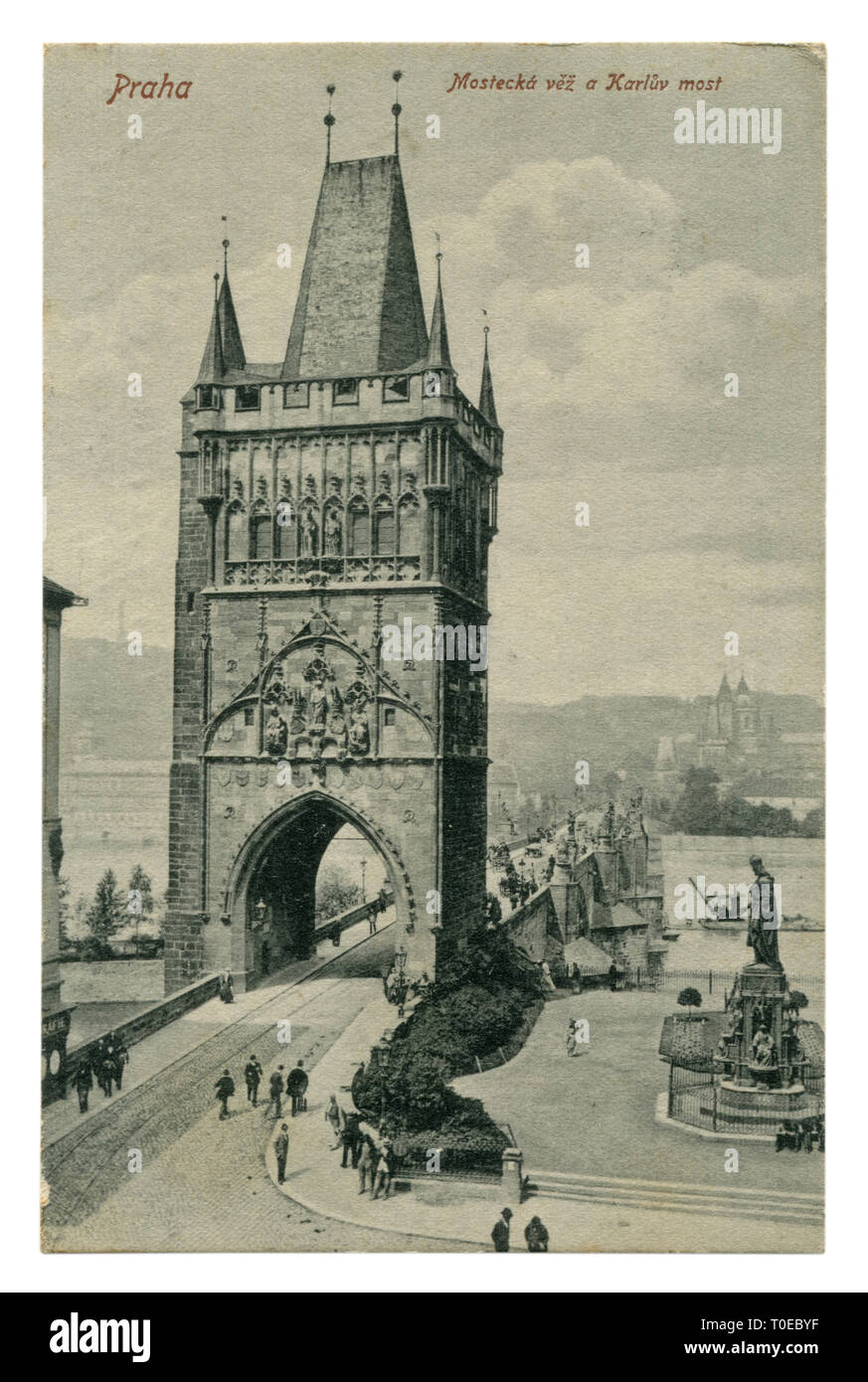 Tschechisch-österreichische Historische Postkarte: Schwarz und Weiß Fotografie, Altstädter Brückenturm und Charles Brücke über die Moldau, 1906, Prag, Praha Stockfoto