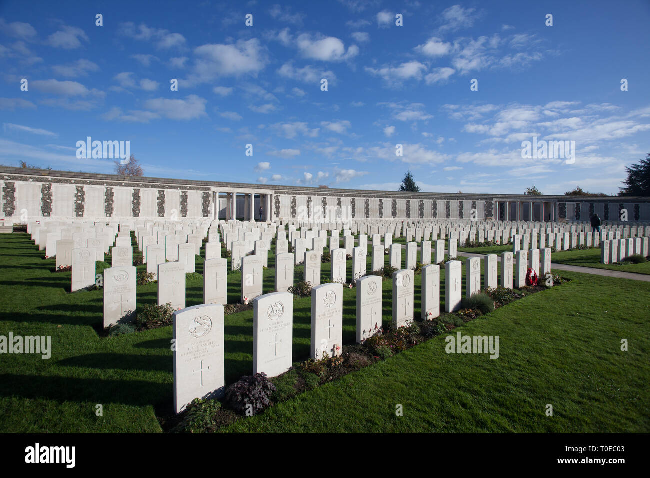 Kreuz des Opfers am Tyne Cot Friedhof der Commonwealth War Graves Commission für WWI britische Soldaten, Flandern, Belgien Stockfoto