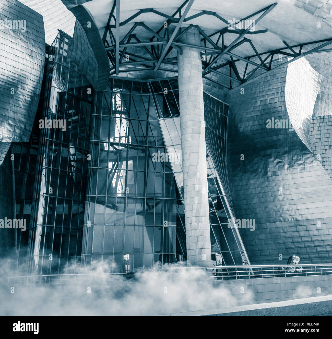 Die Außenseite des Guggenheim Museum in Bilbao, Spanien. Stockfoto