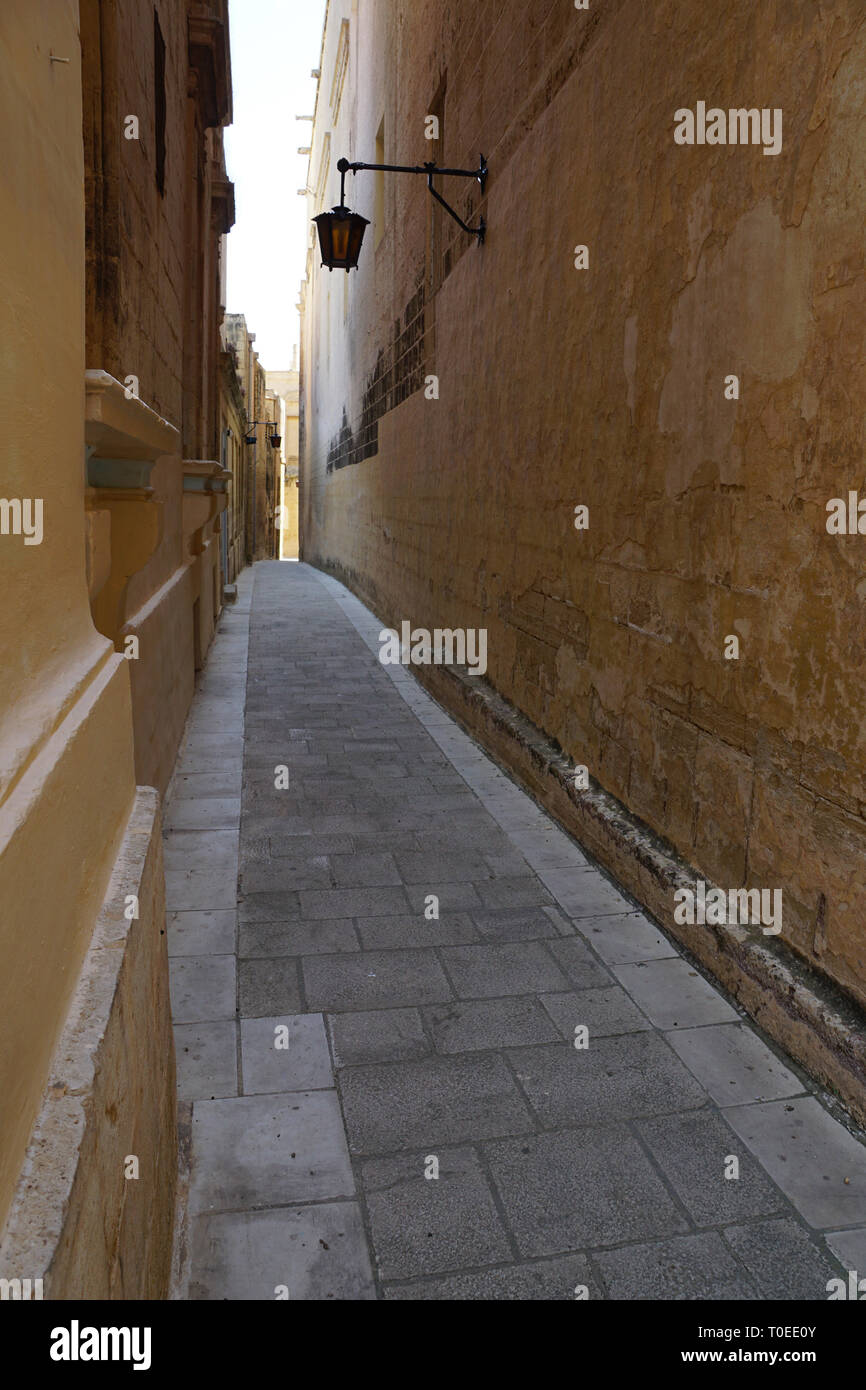 Enge Gasse in Mdina/Malta Stockfoto