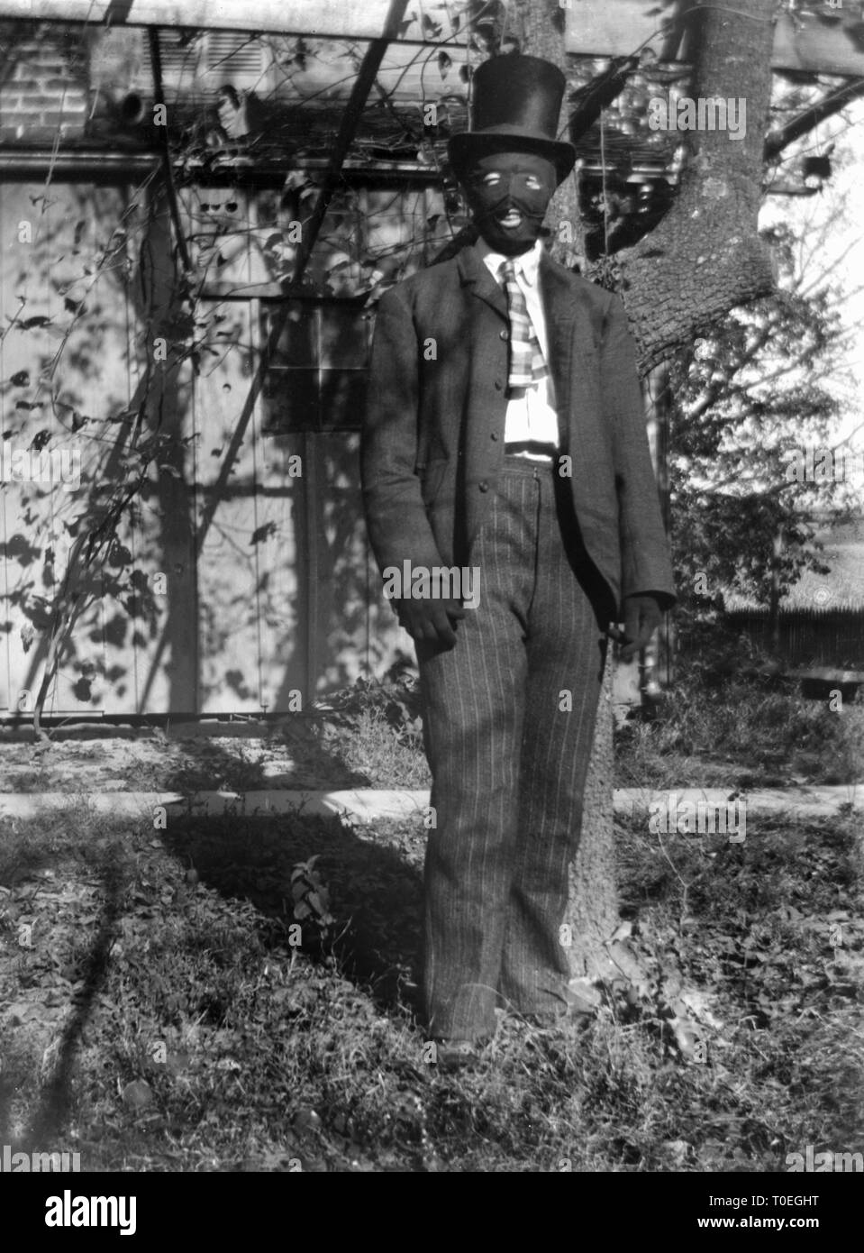 Jahrhundert Mann ganz oben gekleidet mit Maske und Handschuhen, ist Ca. 1910. Stockfoto
