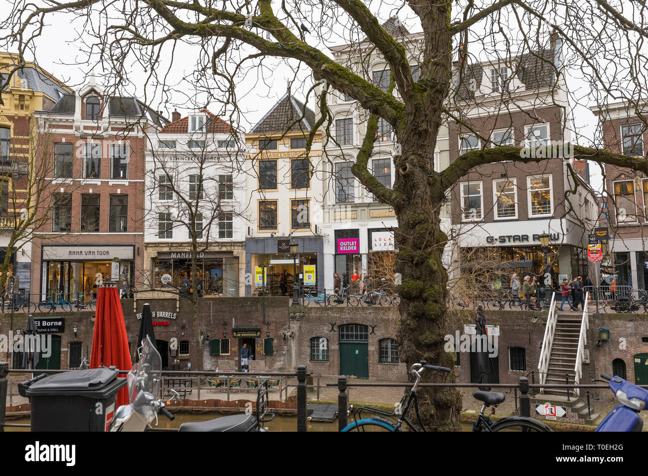 Blick auf die Innenstadt von Utrecht mit Kanäle, Geschäfte und Herrenhäuser,. Niederlande Stockfoto
