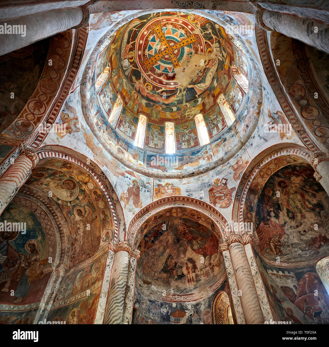 Bilder & Bilder von Nikortsminda (Nicortsminda) St Nicholas georgisch-orthodoxen Kathedrale reichen inneren Fresken der Kuppel Kuppel, 16. Jahrhundert, Ni Stockfoto