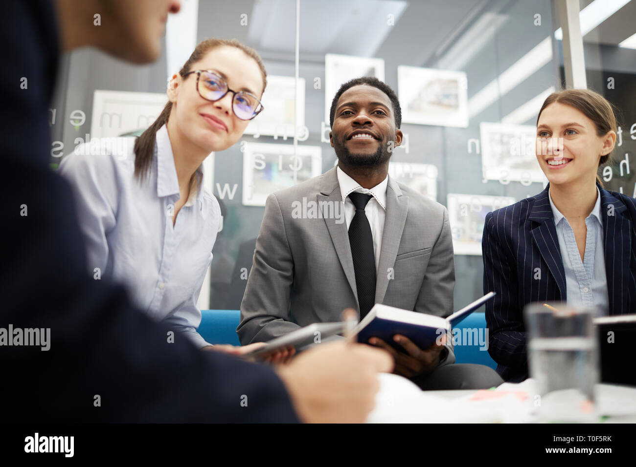 Freundliche Geschäft Leute, Stockfoto