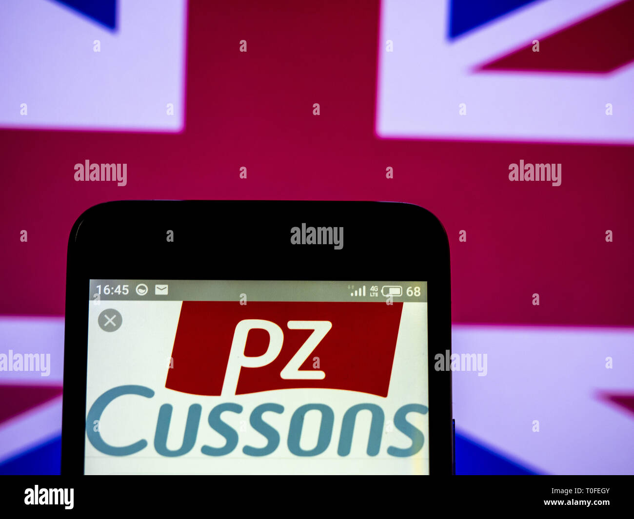 In der Ukraine. 19 Mär, 2019. PZ Cussons plc Firmenlogo gesehen auf einem Smartphone angezeigt. Quelle: Igor Golovniov/SOPA Images/ZUMA Draht/Alamy leben Nachrichten Stockfoto