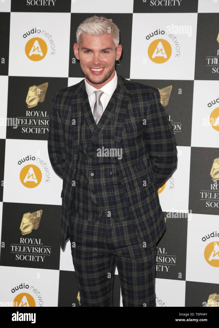 London, Großbritannien. 19 Mär, 2019. Kieron Richardson nimmt an der Royal Television Society Programm Awards 2019 (RTS Awards) im Grosvenor House Hotel in London Quelle: SOPA Images Limited/Alamy leben Nachrichten Stockfoto