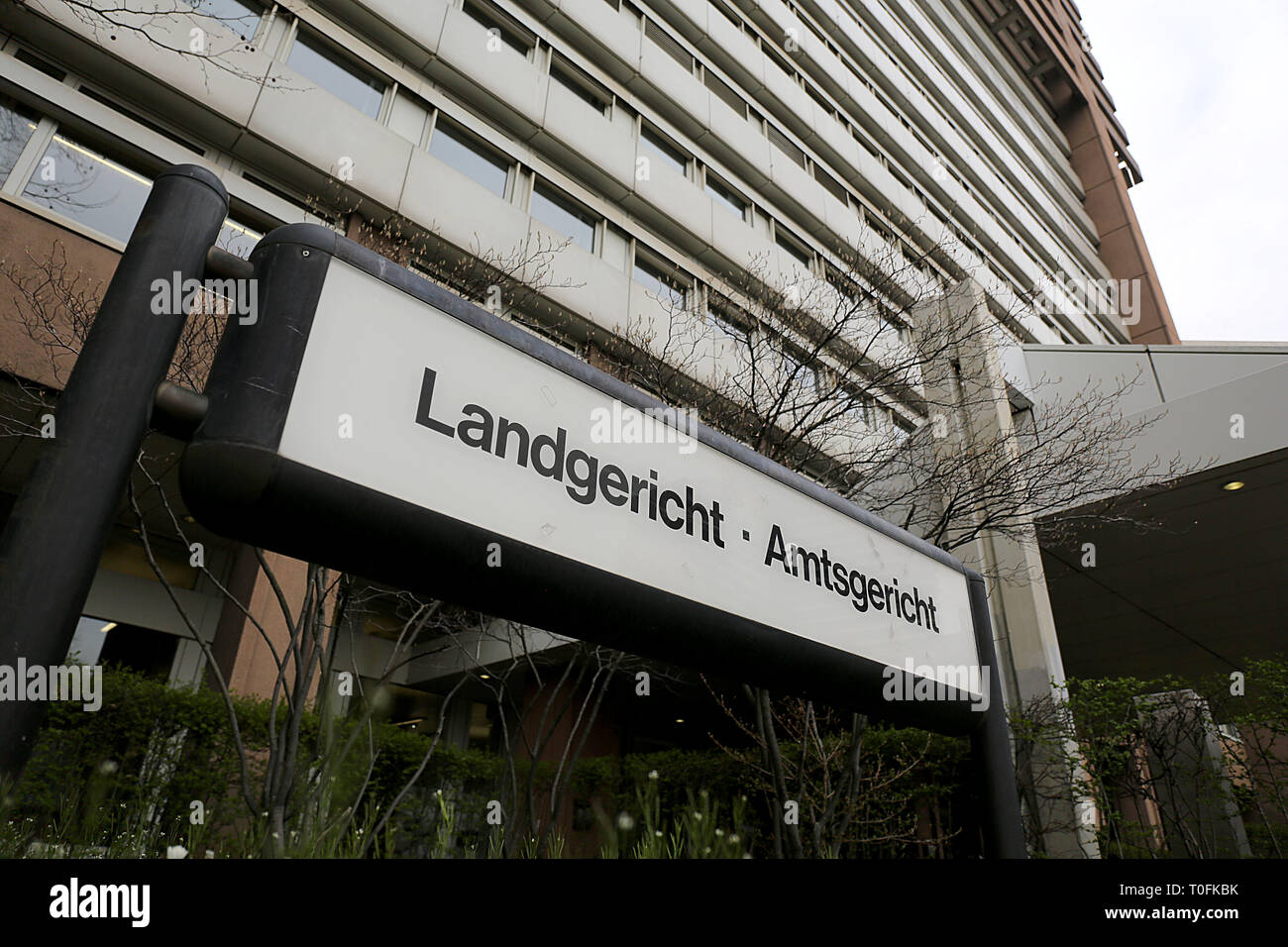 20. März 2019, Nordrhein-Westfalen, Köln: Der Sitz der Langericht und Amtsgericht in Köln. Foto: Oliver Berg/dpa Stockfoto