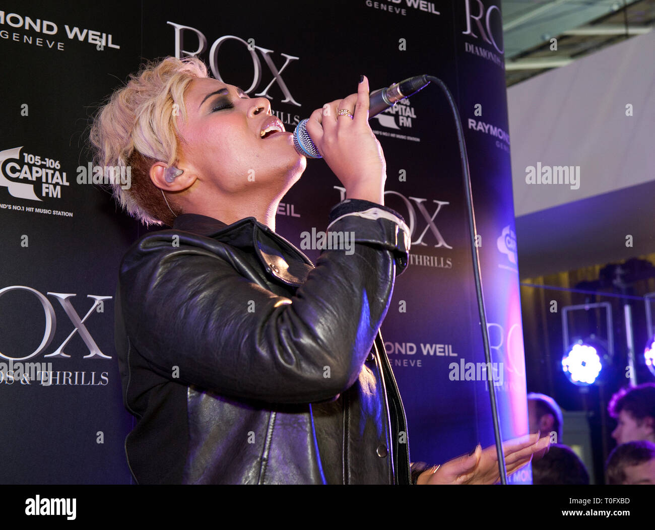 Die erste Verwendung abgebildeten Emeli Sande Chart topping Schottische star Emeli Sande Schlagzeilen ROX Moet Gold Partei eine Vielzahl von schottischen Sterne einschließlich Miss S Stockfoto