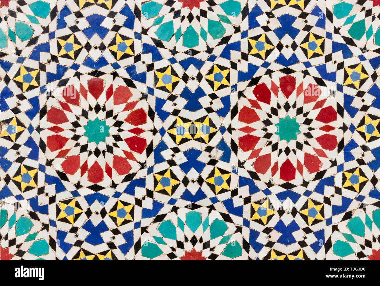 Bunte arabisch Wanddekoration mit geometrischen Mustern Stockfoto