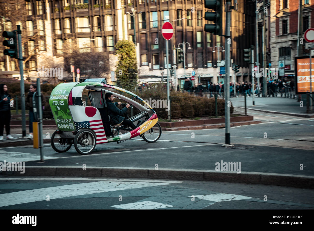 Öffentliche Verkehrsmittel für Touristen, Big Bike für zwei Personen Stockfoto
