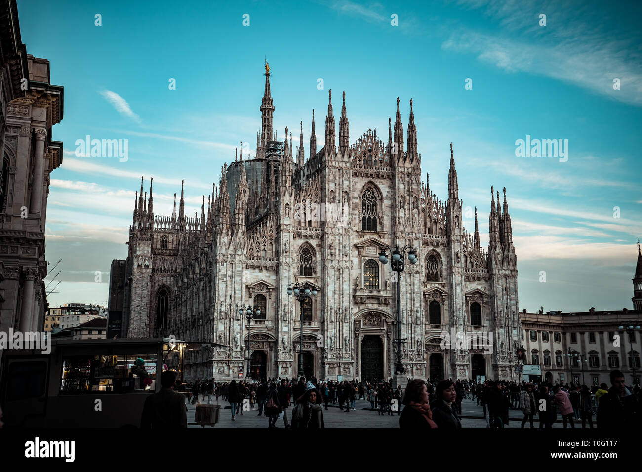 Duomo di Milano an einem sonnigen Tag Stockfoto