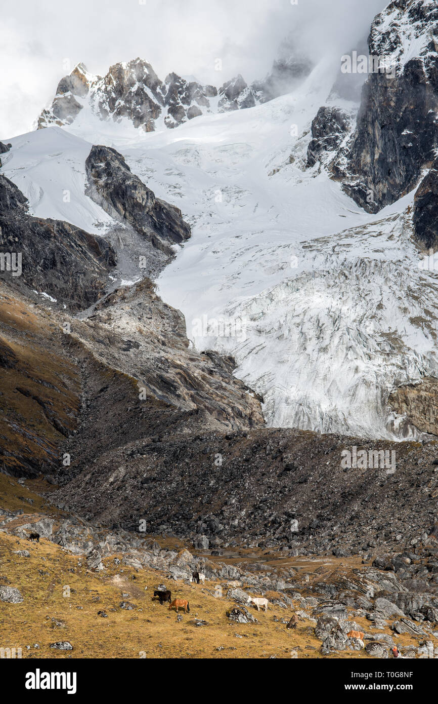Gletscher oben Narethang Camp, Gasa Bezirk, Snowman Trek, Bhutan Stockfoto