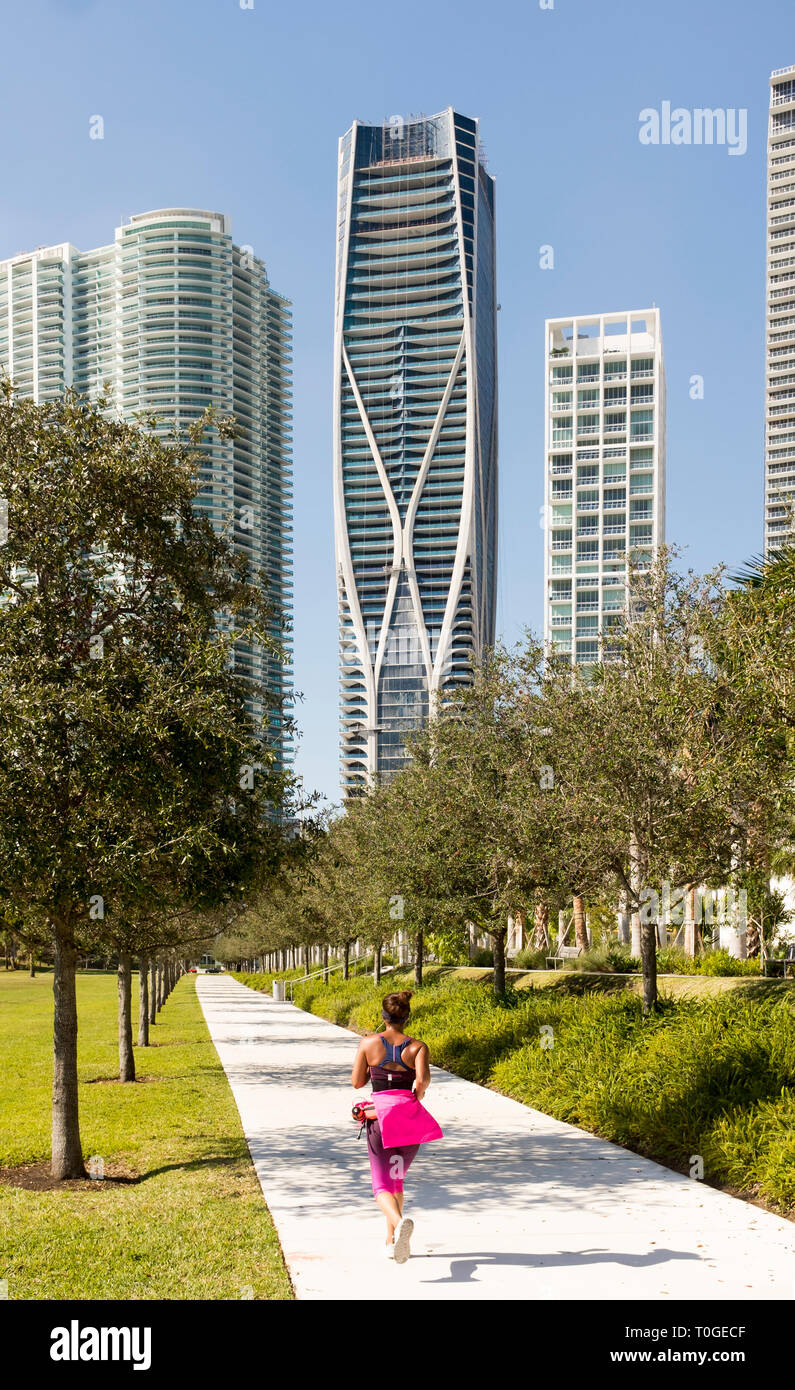 Die 1000 von der Architektin Zaha Hadid, Hochhaus, Wohnbau, Eigentumswohnung im Bau in Miami, Florida, USA Stockfoto