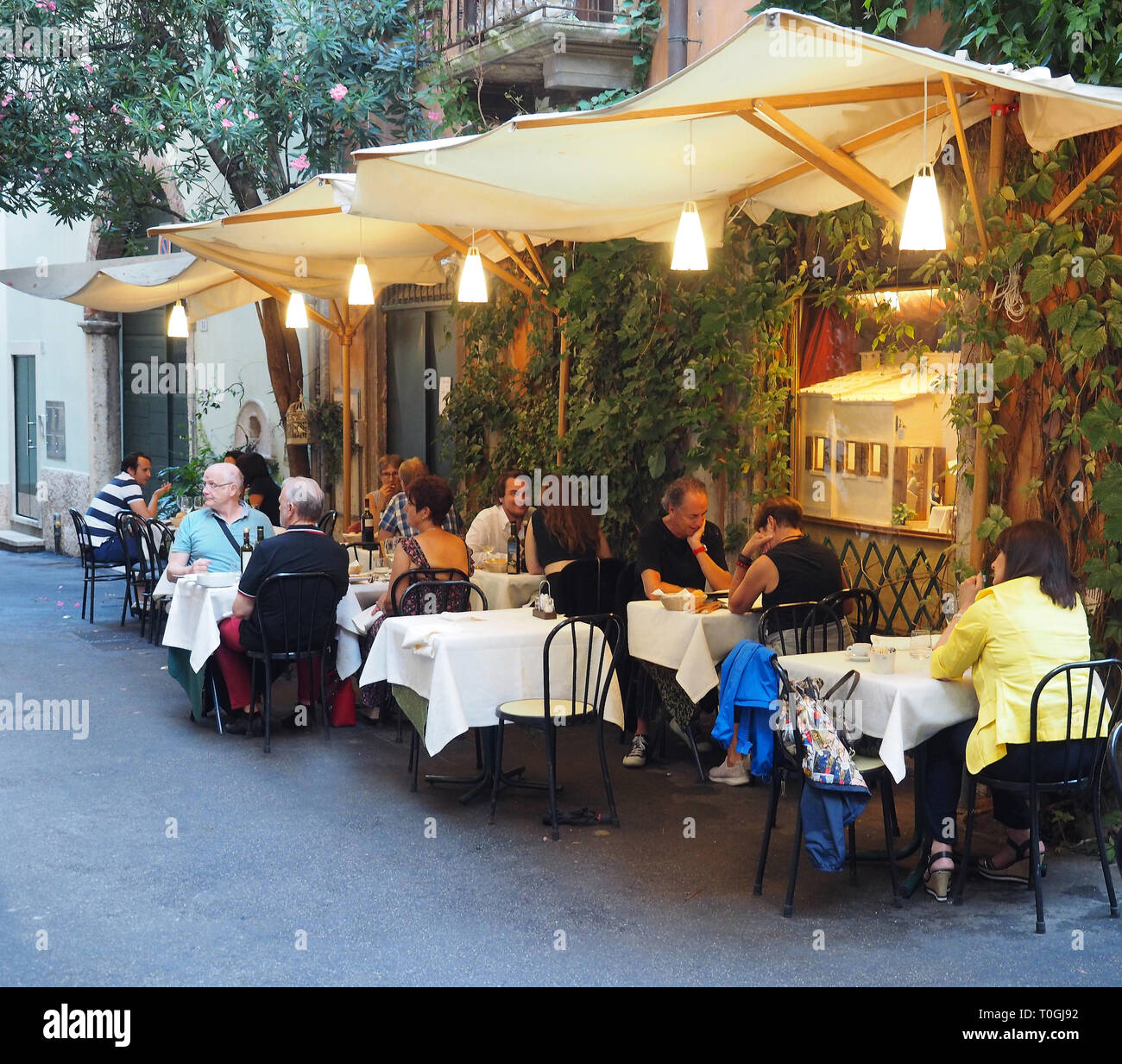 Europa, Italien, Veneto, Verona, typischen Restaurant im historischen Zentrum Stockfoto
