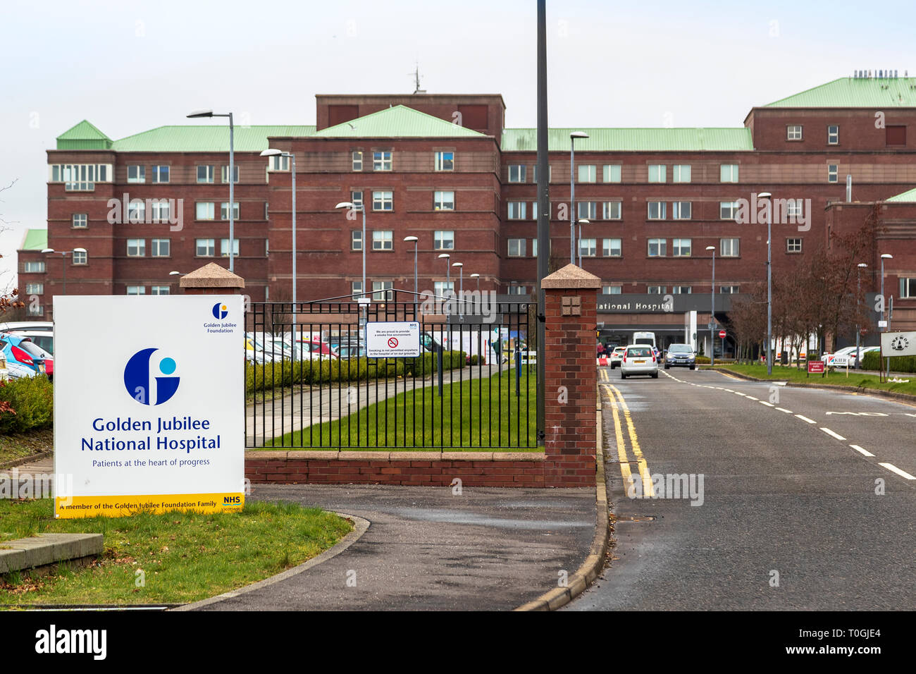 Eingang zu den Scottish NHS Golden Jubilee National Hospital, Clydebank, Glasgow, Schottland, Großbritannien Stockfoto