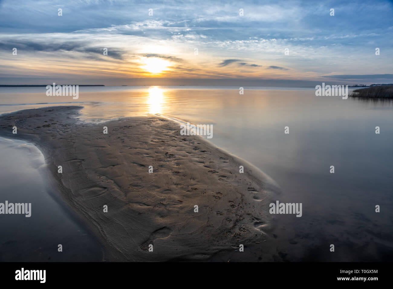 Sonnenuntergang an einem Strand auf den Outer Banks von North Carolina Stockfoto
