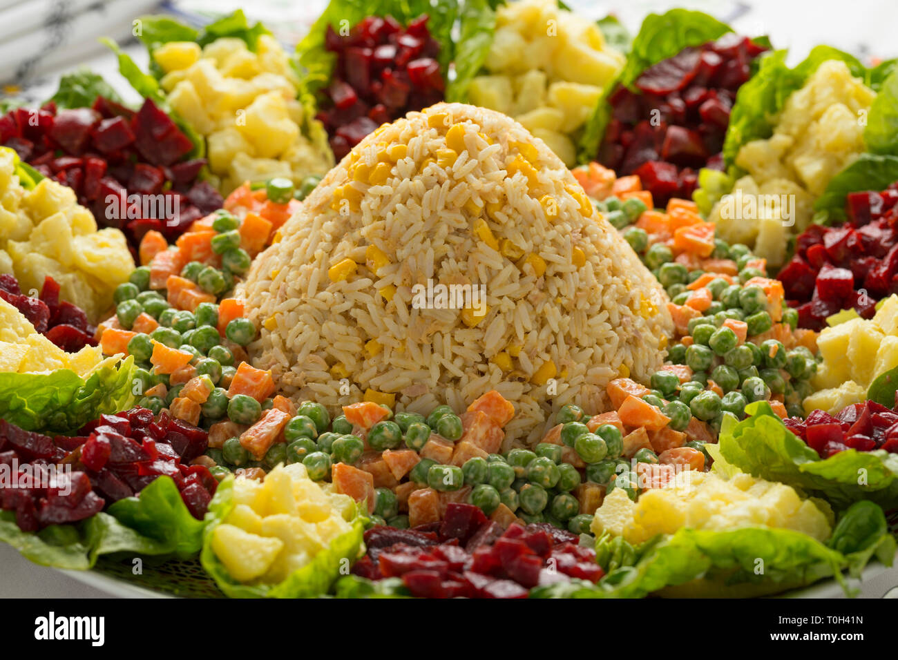 Schale mit traditionellen festlichen Marokkanischen gemischter Salat Nahaufnahme Stockfoto