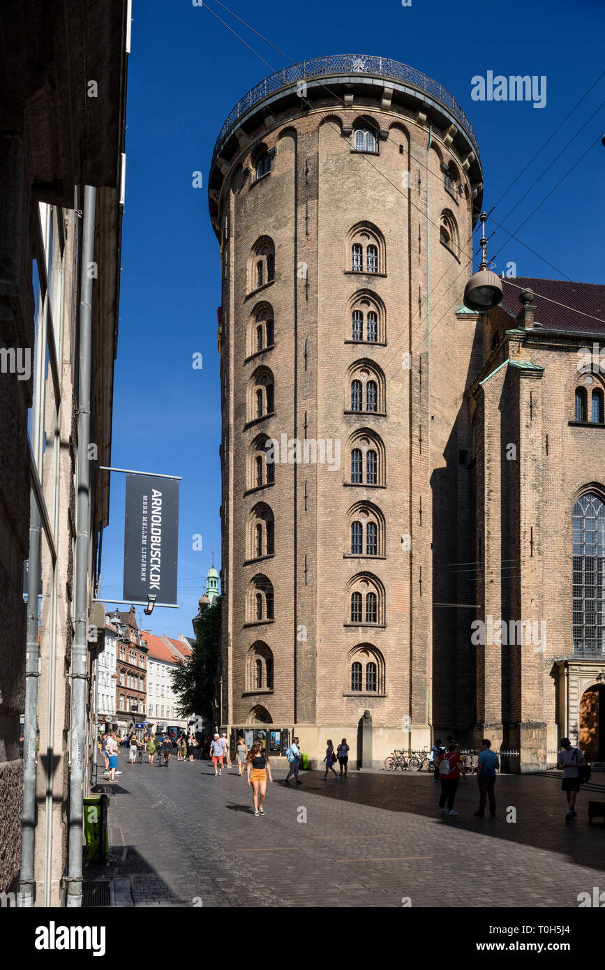 Kopenhagen. Dänemark. Der runde Turm (Rundetaarn Købmagergade) auf. Turm aus dem 17. Jahrhundert als eine Sternwarte gebaut. Stockfoto