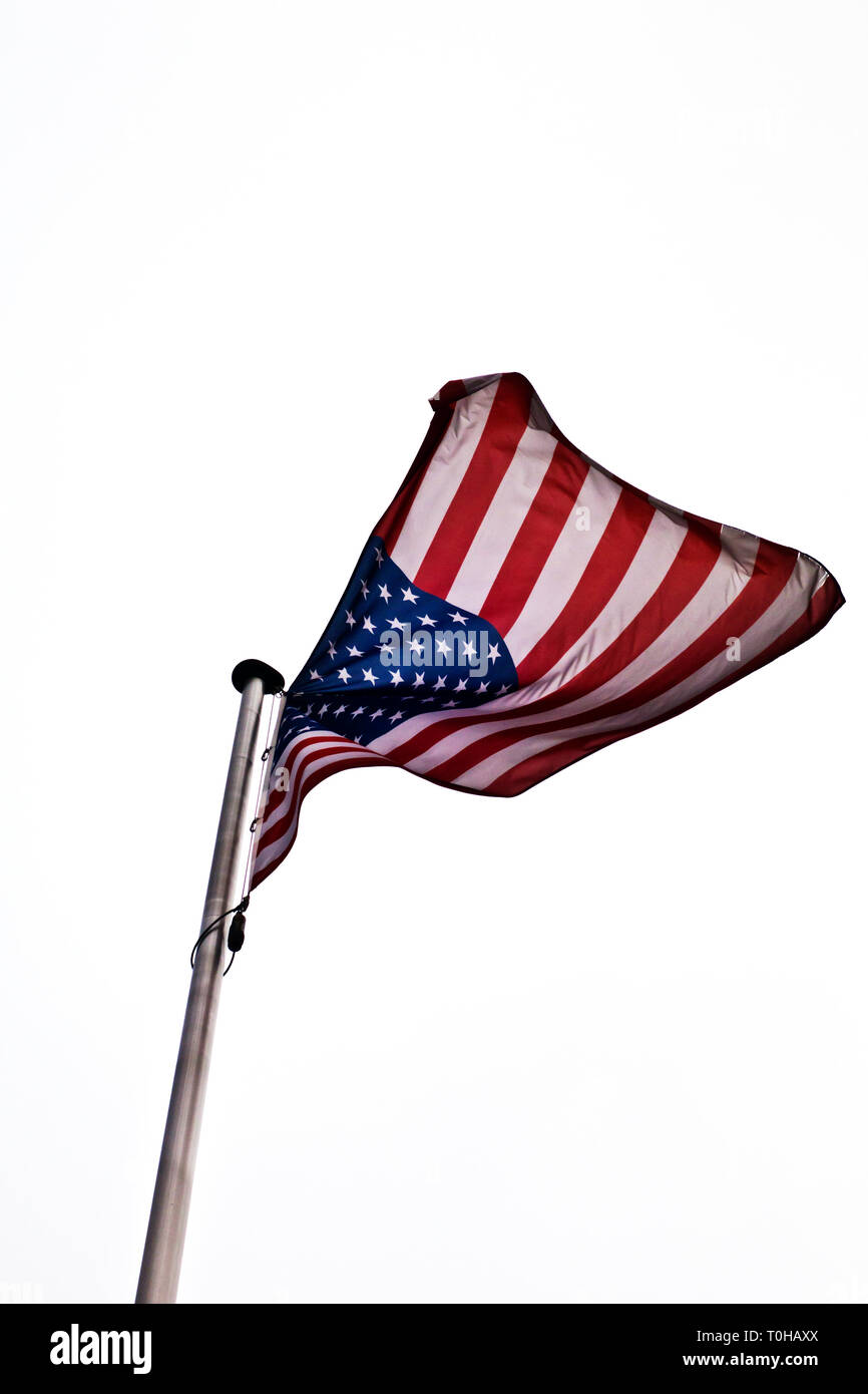 Flagge der Vereinigten Staaten von Amerika auf einer Stange, 4. Juli Tag der Unabhängigkeit Stockfoto