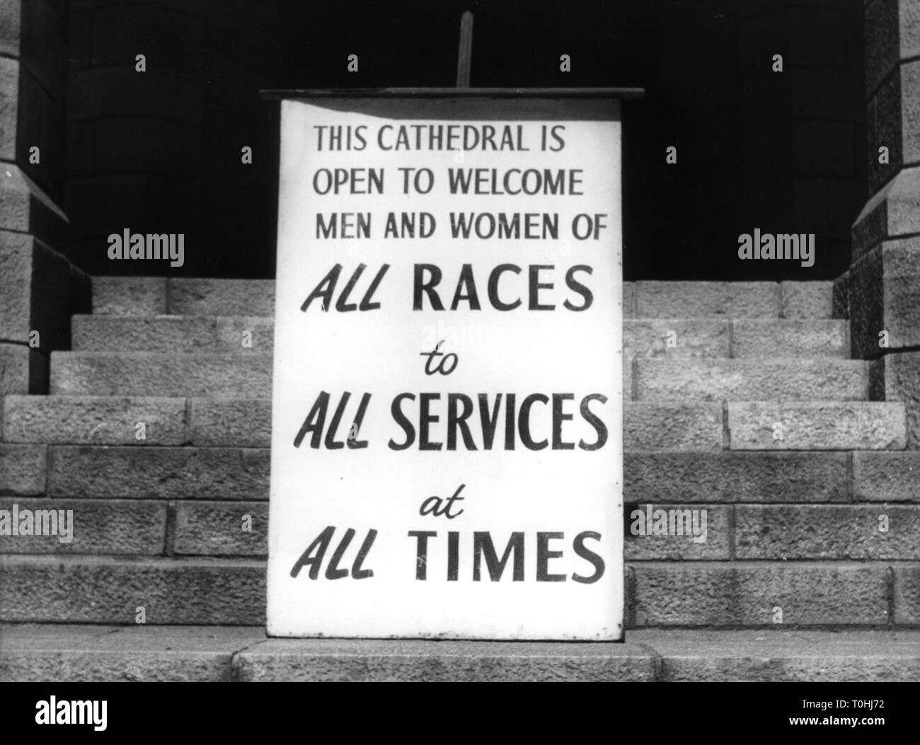 Geographie/Reisen, Südafrika, Kapstadt, Kathedrale, Zeichen lädt alle Rennen auf alle Dienstleistungen, 1961, Additional-Rights - Clearance-Info - Not-Available Stockfoto