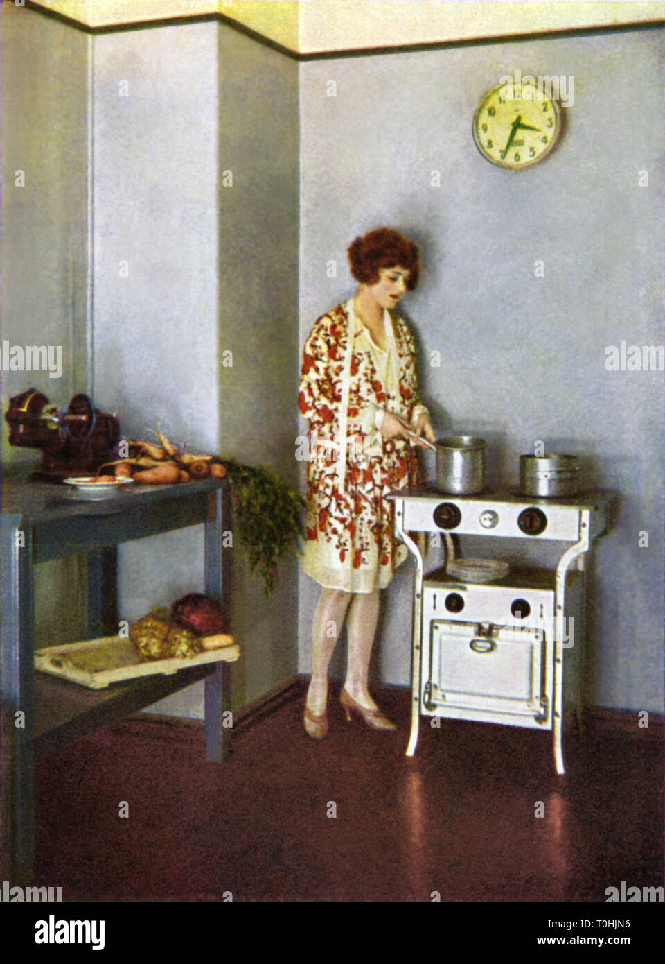 Haushalt, Küche, Bildunterschrift: "Hanni Weisse bin AEG Kochherd', Werbe Postkarte, Deutschland, ca. 1929,- Additional-Rights Clearance-Info - Not-Available Stockfoto
