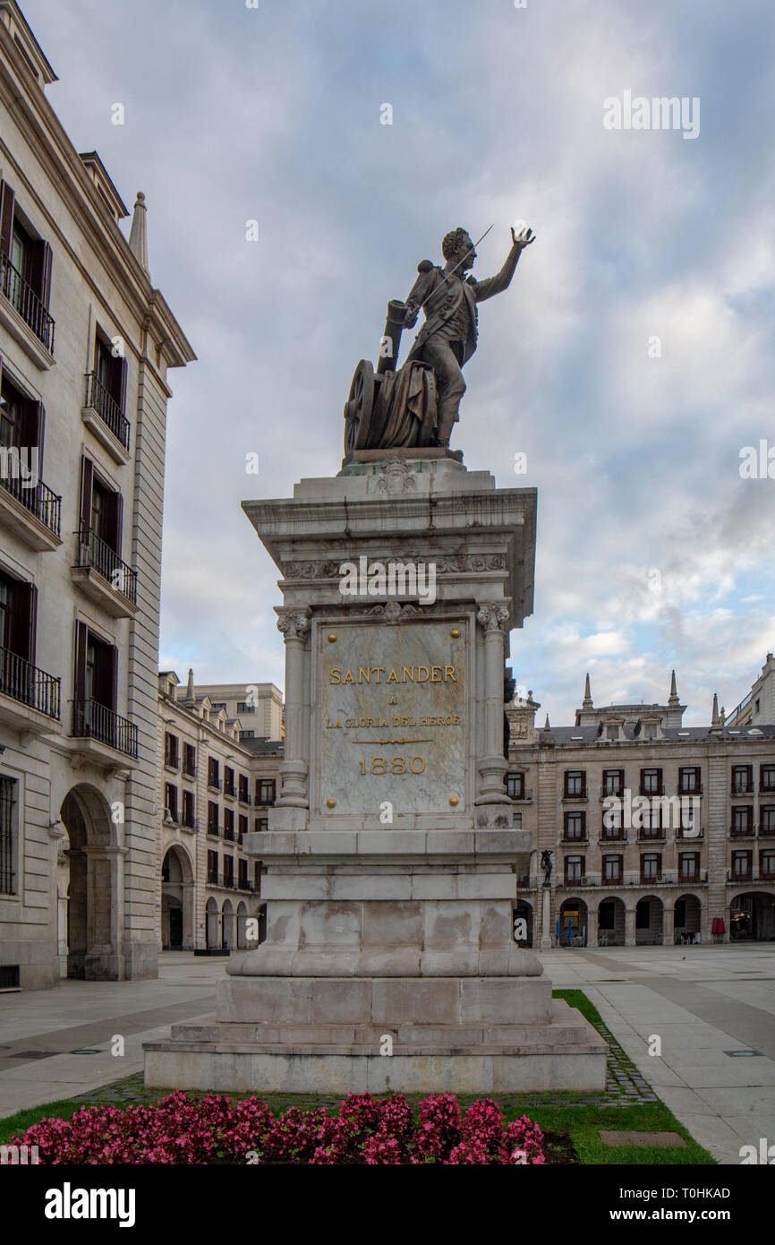 Santander, Spanien; September 2017: Ansicht der Skulptur von Pedro Velarde y Santillán in Santander errichtet. Stockfoto