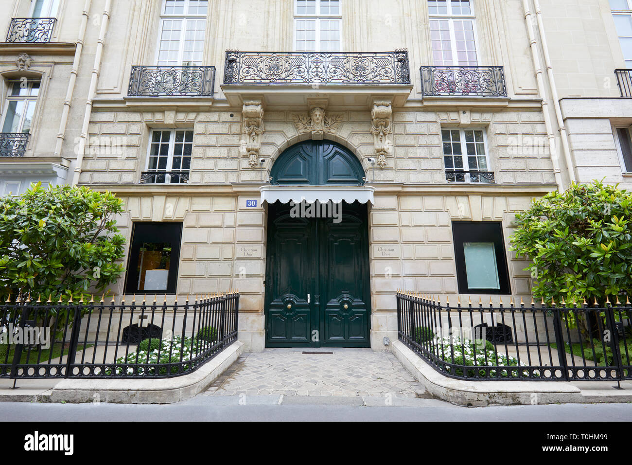 PARIS, Frankreich, 22. JULI 2017: Christian Dior Gebäude, Maison in der Avenue Montaigne 30 in Paris, Frankreich. Stockfoto