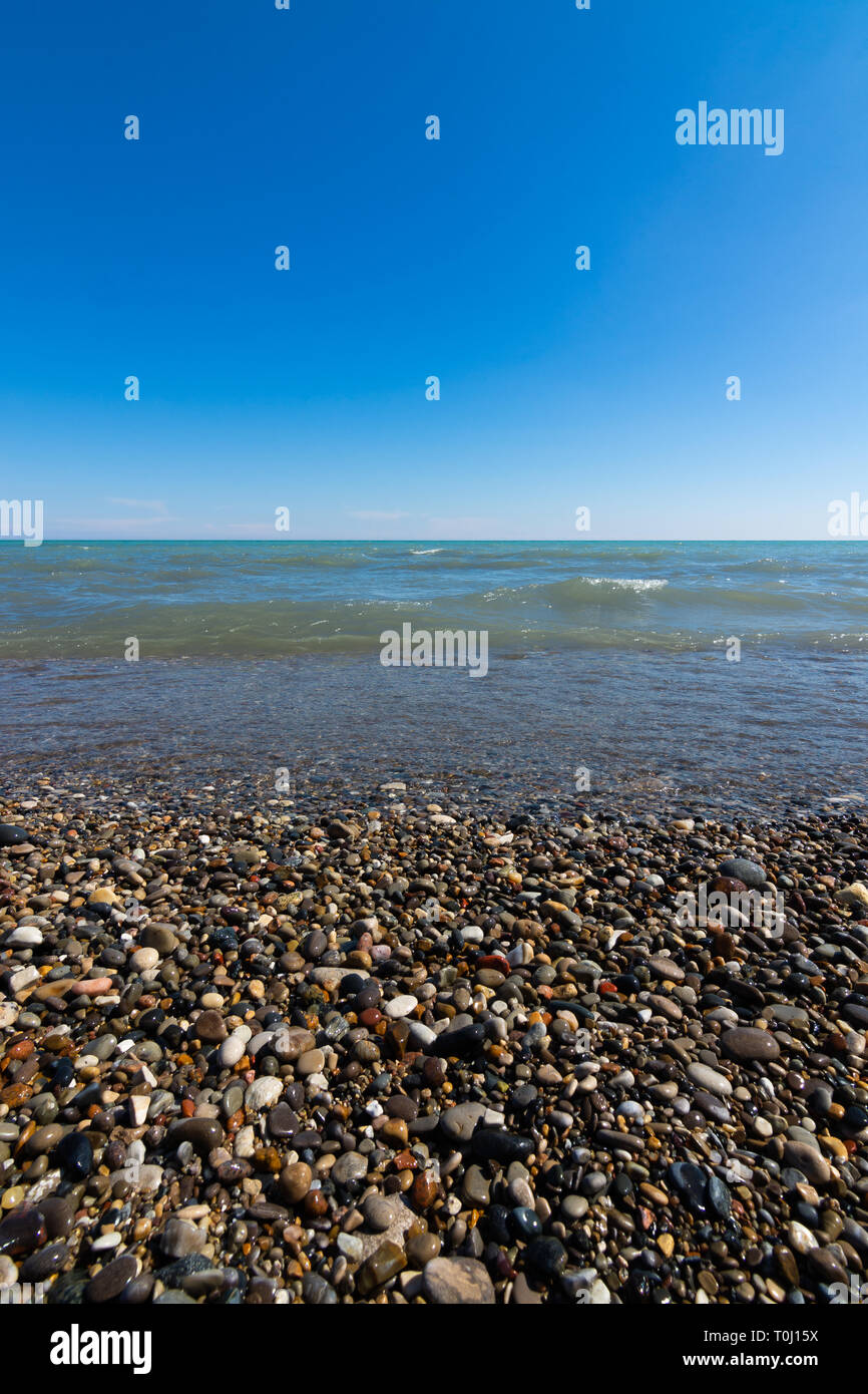 Blauer Himmel über den Lake Michigan. Racine, Wisconsin, USA Stockfoto