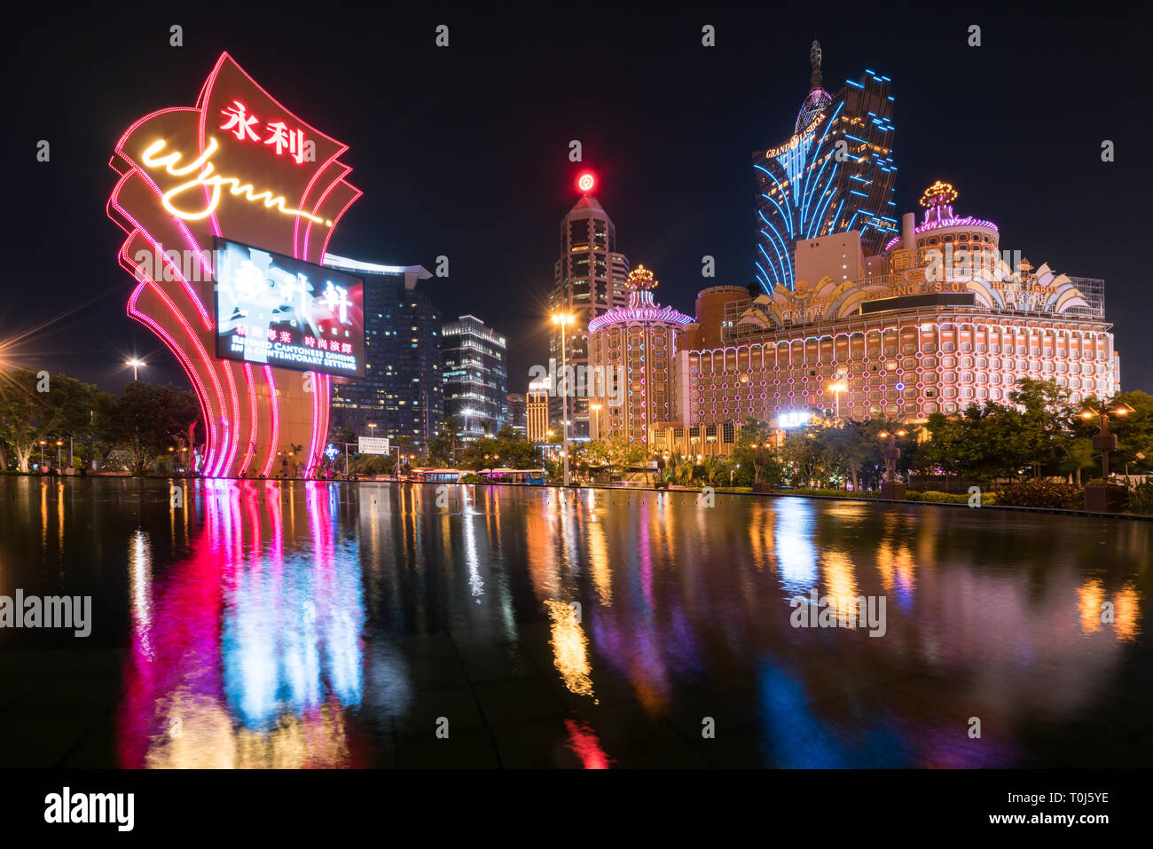 Macau, China - Oktober 14, 2017: Nachtansicht von Macao (Macau). Die Grand Lisboa ist das höchste Gebäude in Macao (Macau) und die auffälligste Teil Stockfoto