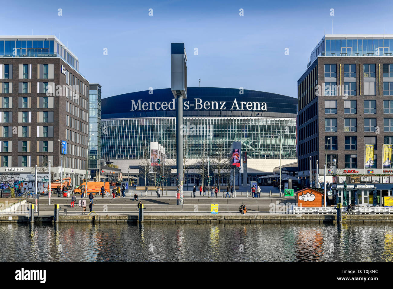 Mercedes Platz Berlin Stockfotos Und Bilder Kaufen Alamy