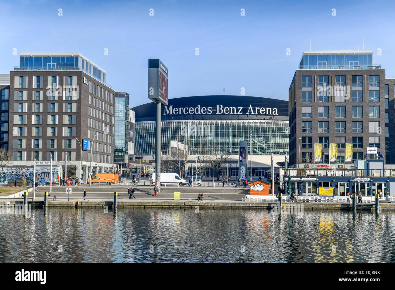 Mercedes Benz Platz Stockfotos Und Bilder Kaufen Alamy